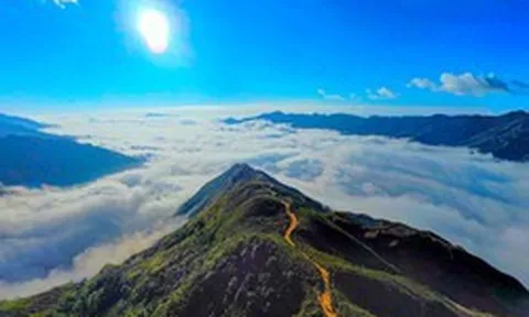 Việt Nam sở hữu một "sống lưng khủng long" tại điểm đến du lịch mới nổi hàng đầu châu Á với khí hậu mát mẻ quanh năm