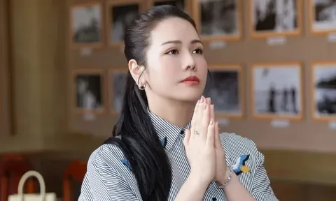 Mừng vì Nhật Kim Anh đã dũng cảm đi tìm hạnh phúc ở tuổi 41