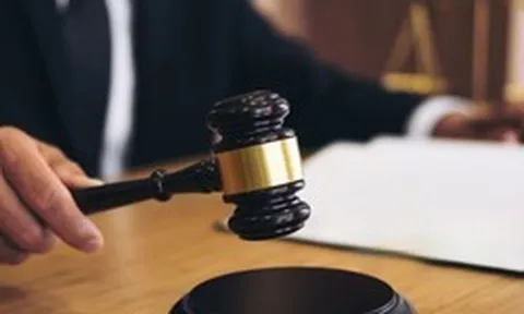 Ly hôn gần 3 tháng, người phụ nữ bất ngờ bị ngân hàng yêu cầu trả khoản nợ hơn 1,6 tỷ đồng cùng chồng cũ