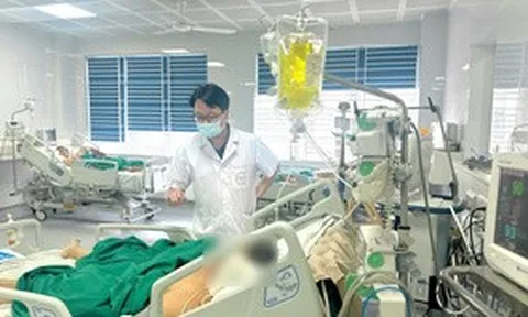 Suy đa tạng sau khi truyền dịch 'thải độc gan', 'truyền trắng' tại nhà