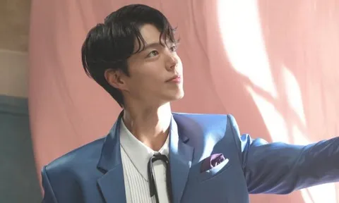 Park Bo Gum gây bất ngờ với diện mạo trẻ trung, khẳng định một điều sau 8 năm