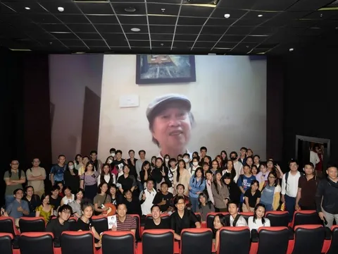 Khai mạc tháng phim Đặng Nhật Minh: Hàng trăm khán giả TP. HCM đến xem “Bao Giờ Cho Đến Tháng Mười”