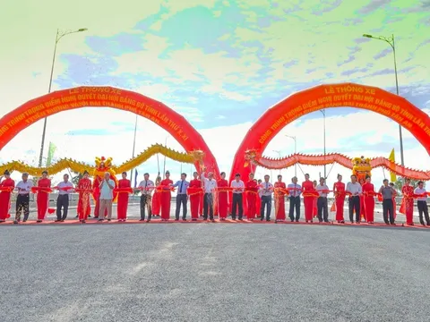 Long An: Chính thức thông xe đường vành đai thành phố Tân An và cầu bắc qua sông Vàm Cỏ Tây