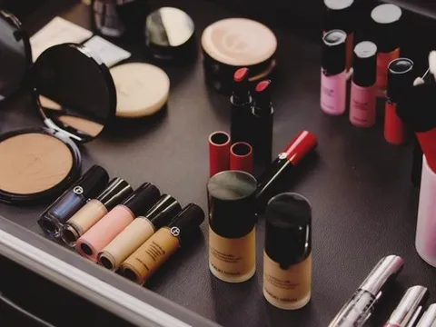 Armani Beauty khai trương cửa hàng đầu tiên tại trung tâm thương mại Crescent Mall