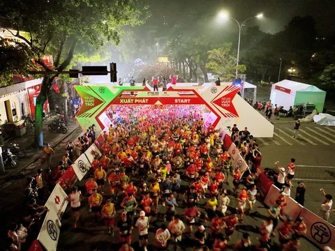 Giải Marathon Quốc tế Hà Nội Techcombank ra mắt bộ vật phẩm phiên bản đặc biệt kỷ niệm 70 năm ngày giải phóng Thủ đô