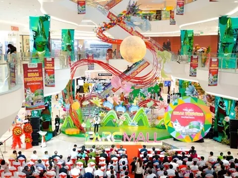 Parc Mall Quận 8 đón hàng nghìn lượt khách, từ các tín đồ shopping đến những gia đình trẻ