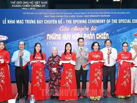 Bảo tàng Chứng tích Chiến tranh khai mạc trưng bày chuyên đề “Câu chuyện từ những huy hiệu phản chiến”