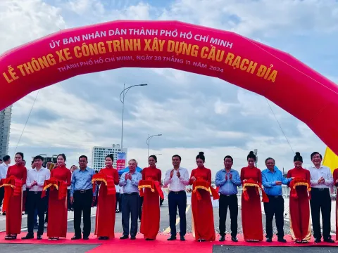 Chính thức Thông xe cầu Rạch Đỉa, nối quận 7 với Nhà Bè