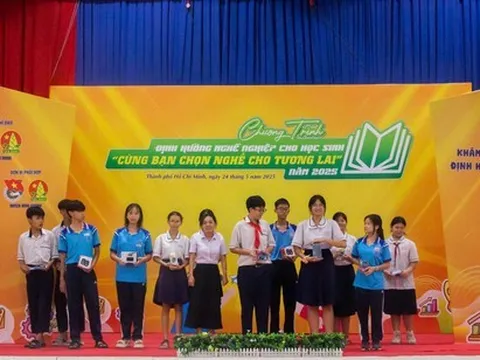 Gần 600 học sinh Huyện Bình Chánh tham gia Chương trình định hướng nghề nghiệp năm 2025 với Chủ đề “Cùng bạn chọn nghề cho tương  lai”