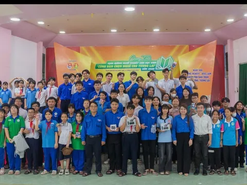 Hơn 300 em học sinh Quận 12 tham gia Chương trình Định hướng nghề nghiệp năm 2025