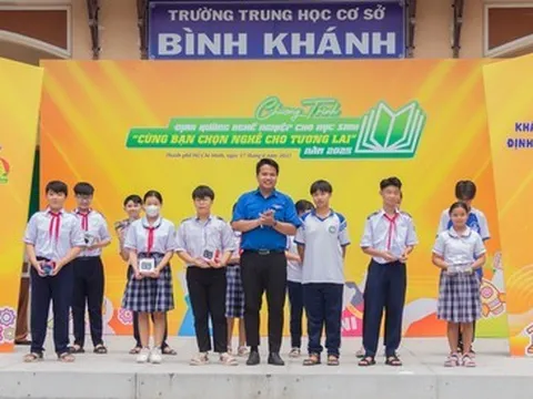 Chương trình "Định hướng nghề nghiệp năm 2025" thu hút hơn 300 em học sinh Huyện Cần Giờ tham gia