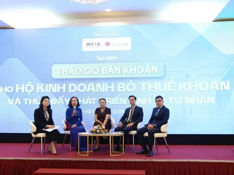 Hội thảo "Tháo gỡ băn khoăn cho hộ kinh doanh bỏ thuế khoán" thu hút hàng nghìn hộ kinh doanh tham dự
