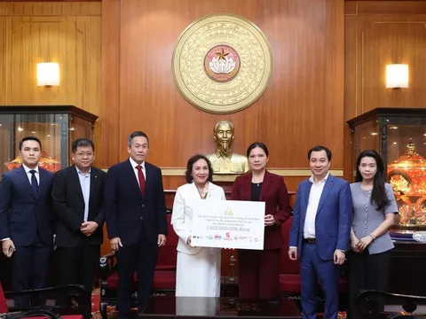 Tập đoàn TCC Việt Nam cùng SABECO và các công ty thành viên đóng góp 3.6 tỷ đồng qua Quỹ hỗ trợ bão lũ của Ủy Ban Trung Ương Mặt Trận Tổ Quốc Việt Nam