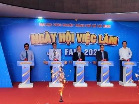 Hàng nghìn vị trí tuyển dụng, đa dạng các lĩnh vực tại Ngày hội việc làm năm 2025 Trường Đại học Công nghiệp Thành phố Hồ Chí Minh