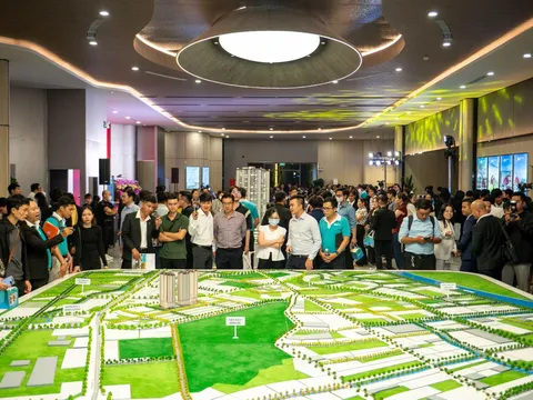 Vạn Xuân Group khai trương tổ hợp nhà mẫu Happy One Mori