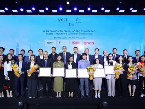 SCG và 7 Công ty thành viên Tiên phong Phát triển Bền vững, được Vinh danh Top 100 Doanh nghiệp Bền vững 2025 nhờ chiến lược ESG nhất quán và  sáng kiến Net Zero