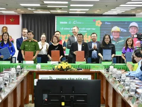 Trung tâm Báo chí Thành phố ký kết mở rộng “Xây Tết 2026”, chung tay mang Tết đến với người công nhân