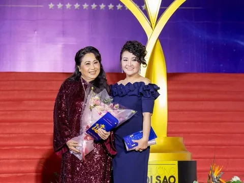 Thảm đỏ Ngôi Sao Xanh 2025 phủ kín sao Việt, dàn người đẹp, nam thần xuất hiện rực rỡ mở màn đêm vinh danh hoành tráng