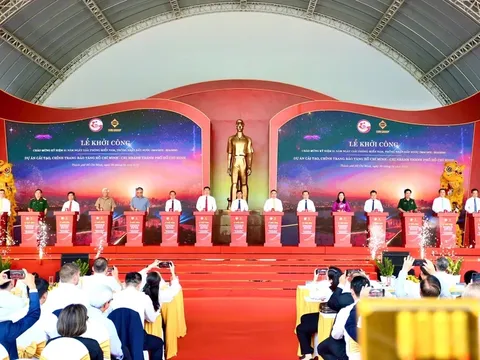 Khởi công tôn tạo Bảo tàng Hồ Chí Minh và trao quyết định đầu tư siêu Cảng Cần Giờ