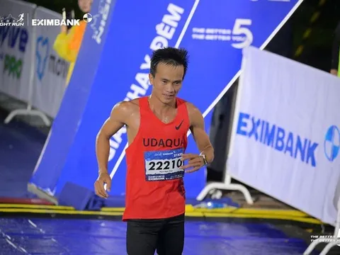 Phạm Ngọc Phan trở lại ngôi vương Half Marathon tại Giải chạy đêm Thành Phố Hồ Chí Minh