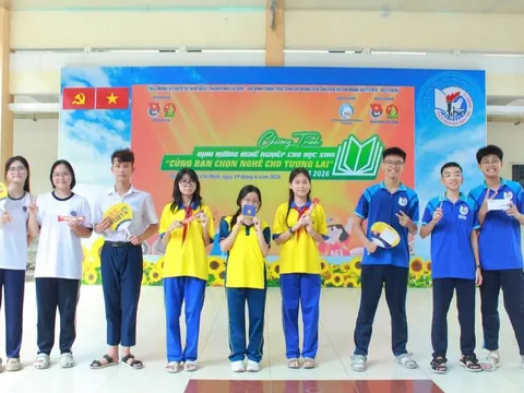 Hơn 300 học sinh Trường THCS Nguyễn Ảnh Thủ tham gia chương trình “Cùng bạn chọn nghề cho tương lai” năm 2026