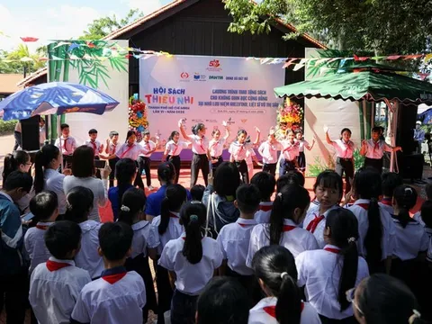 Sở Văn hóa và Thể thao TPHCM phối hợp Báo Dân trí trao tặng 550 đầu sách tại nhà lưu niệm Anh hùng Võ Thị Sáu