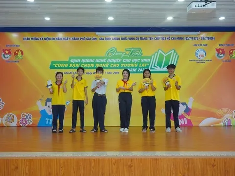 Hơn 300 học sinh khối 9 Trường THCS Nguyễn Thị Minh Khai (xã Hóc Môn) tham gia Chương trình định hướng nghề nghiệp với chủ đề “cùng bạn chọn nghề cho tương lai” năm 2026