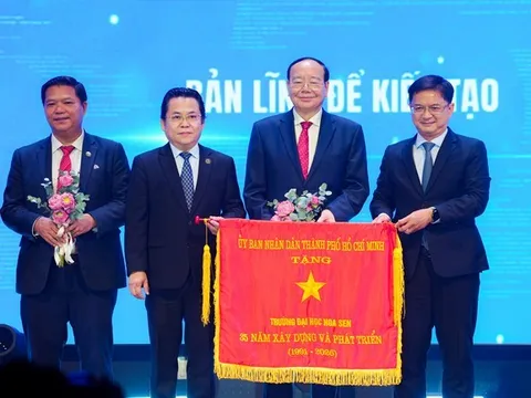 Trường ĐH Hoa Sen kỷ niệm 35 năm thành lập, đón nhận Huân chương Lao động hạng Ba