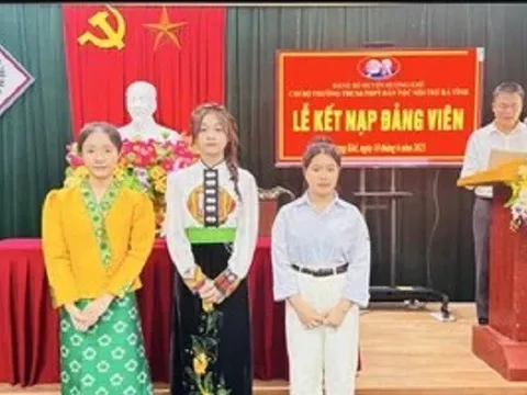 Giữ lửa trí thức dưới chân dãy Trường Sơn