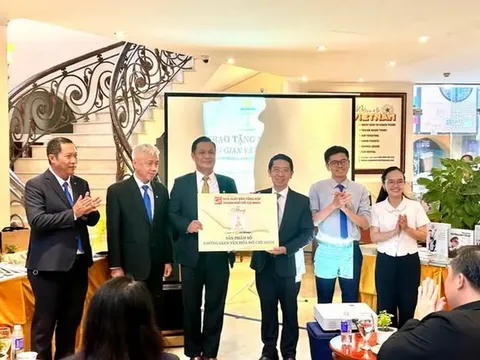 Hotel Grand Saigon kết nối sách và trải nghiệm văn hóa tại khách sạn cổ gần 100 năm