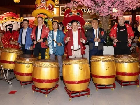 Hura Izakaya khai trương tại Mena Town, bổ sung điểm hẹn ẩm thực và giải trí về đêm ở Nam Sài Gòn