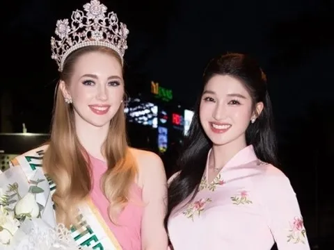 Á hậu Nguyễn Phương Nhi ngọt ngào cùng áo dài sắc hồng đón Miss International 2022