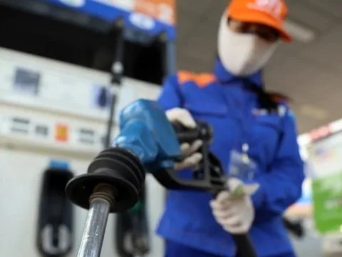 Giá xăng dầu hôm nay 1/6: Kinh tế Trung Quốc 'hụt hơi', giá dầu lao dốc; giá xăng trong nước có thể tăng 600-900 đồng/lít