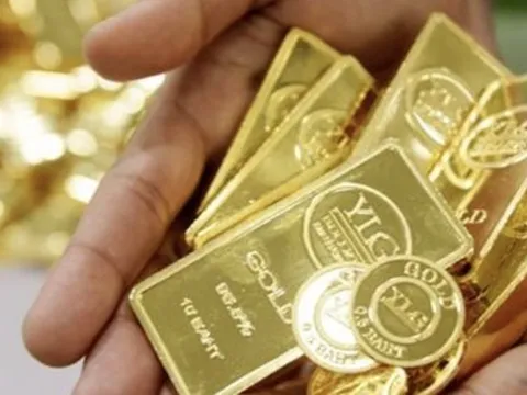 Vàng được mua mạnh, thách thức vị thế của đồng USD