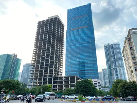 Câu chuyện đằng sau 3 toà tháp triệu đô xây dở dang rồi bỏ hoang suốt 10 năm giữa thủ đô