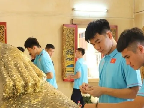 U23 Việt Nam thăm ngôi đền nổi tiếng tại Rayong trước khi chính thức thi đấu tại U23 Đông Nam Á 2023