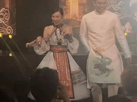 'Team qua đường' bắt trọn hành động tinh tế của Hoa hậu Thùy Tiên