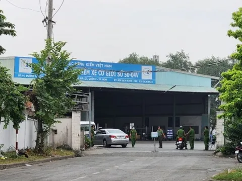 Bắt tạm giam giám đốc và phó giám đốc trung tâm đăng kiểm tại TPHCM