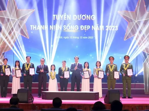 Tôn vinh 20 gương 'Thanh niên sống đẹp' tiêu biểu