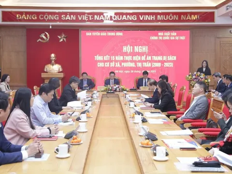 Xây dựng và phát triển 'văn hóa đọc' cho đội ngũ cán bộ, đảng viên và nhân dân