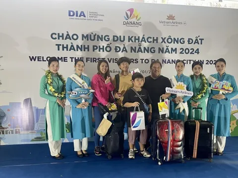 Du lịch Đà Nẵng tấp nập đón khách đầu năm mới