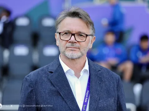 HLV Troussier nuôi hy vọng sau một năm thăng trầm cùng bóng đá Việt Nam