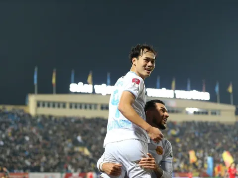 Văn Toàn vui dù bị nói 'trượt chân hơi nhiều'