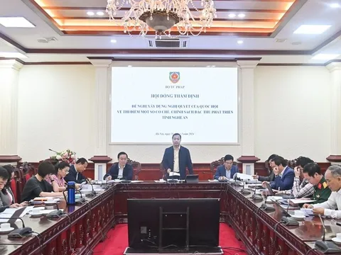 Xây dựng Nghị quyết của Quốc hội thí điểm một số cơ chế, chính sách đặc thù cho tỉnh Nghệ An