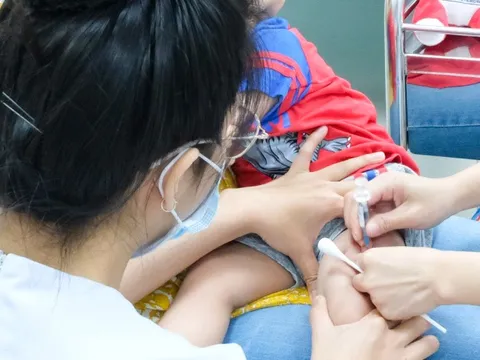 Năm nay, sẽ liên tục cung ứng vaccine 5 trong 1