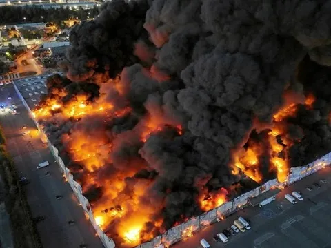 Cộng đồng người Việt quyên góp ủng hộ các tiểu thương tại Ba Lan