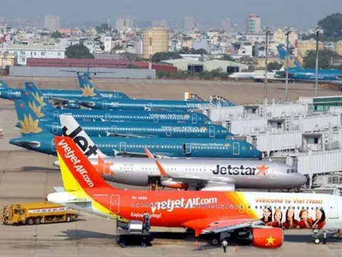 Bộ trưởng Nguyễn Văn Hùng: Giá vé máy bay tăng cao, chúng tôi cũng có trách nhiệm