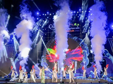 Bình Định: Khai mạc du lịch hè "Quy Nhơn-Thiên đường biển-Tỏa sáng phát triển"