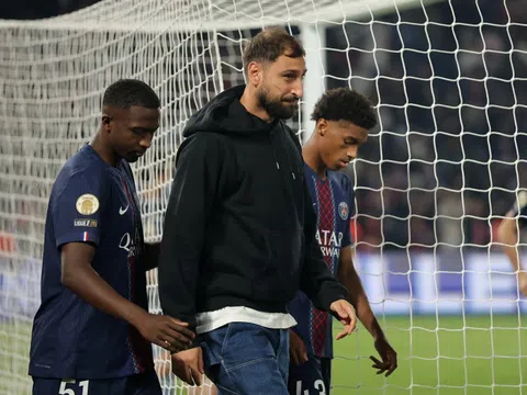 Donnarumma chào tạm biệt CĐV PSG
