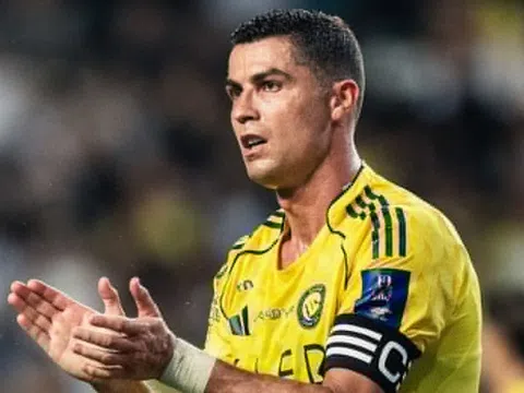 Ác mộng luân lưu tái diễn với Ronaldo